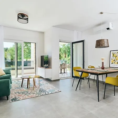 San Maris Apartment