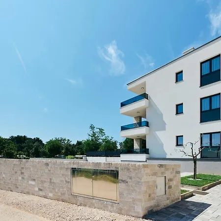 San Maris Apartment