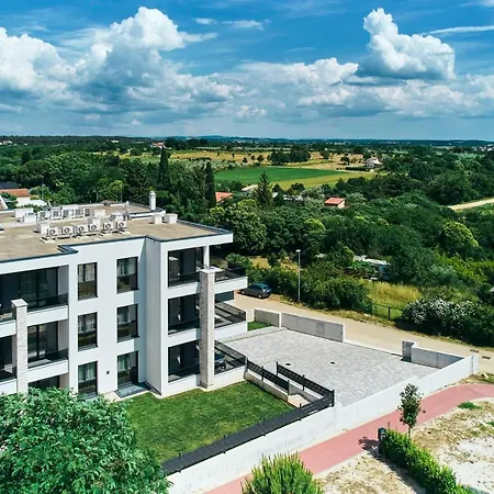 San Maris Apartman *