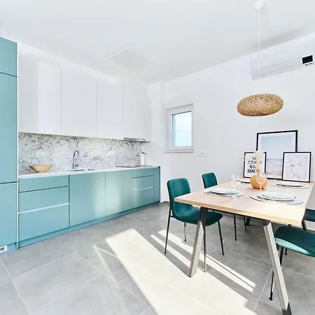 San Maris * أوماغ